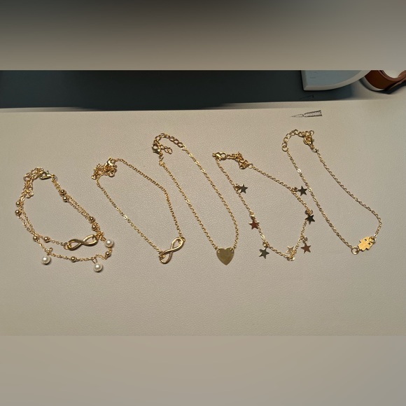 Assorted anklets - gold and silver - Picture 4 of 5